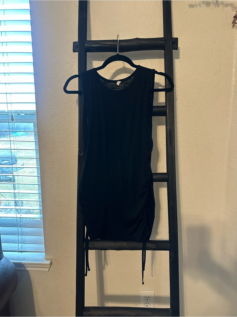 Source Unknown Black Short Sleeve Ruched Side Top